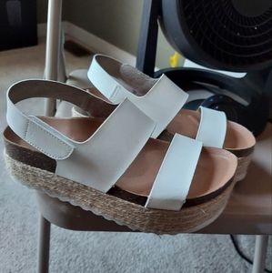 Women Dirty Laundry white shoes